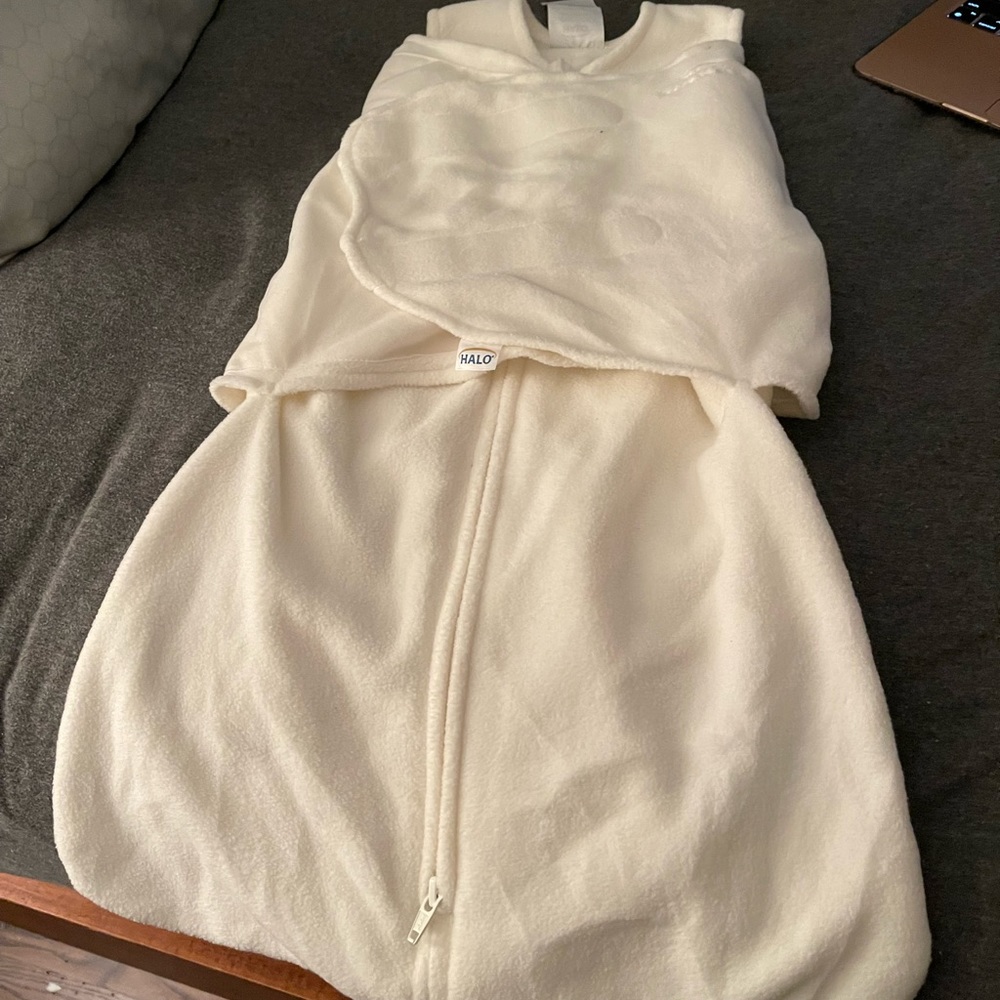 Halo swaddle